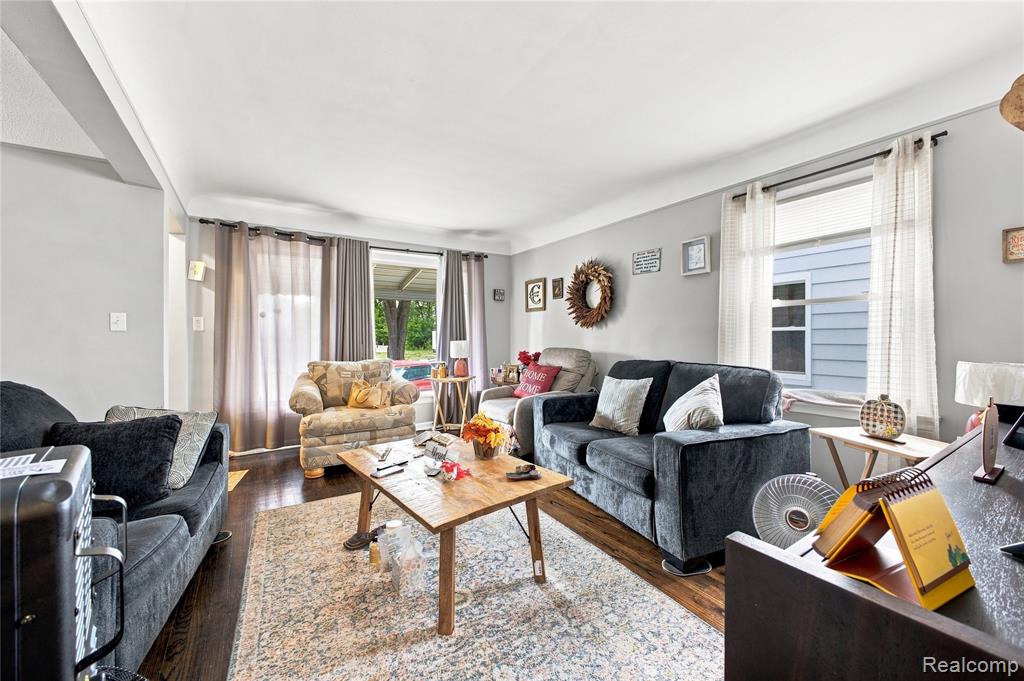 18974 Dale Street - Photo 4