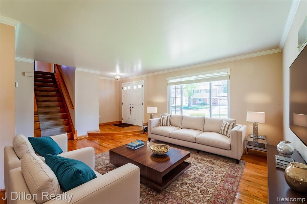 9121 TAVISTOCK Drive, Plymouth, MI 48170 — Photo 14