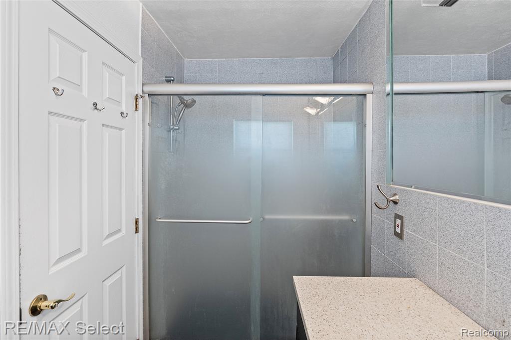 3441 Hawthorne Drive, Flint, MI 48503 — Photo 33