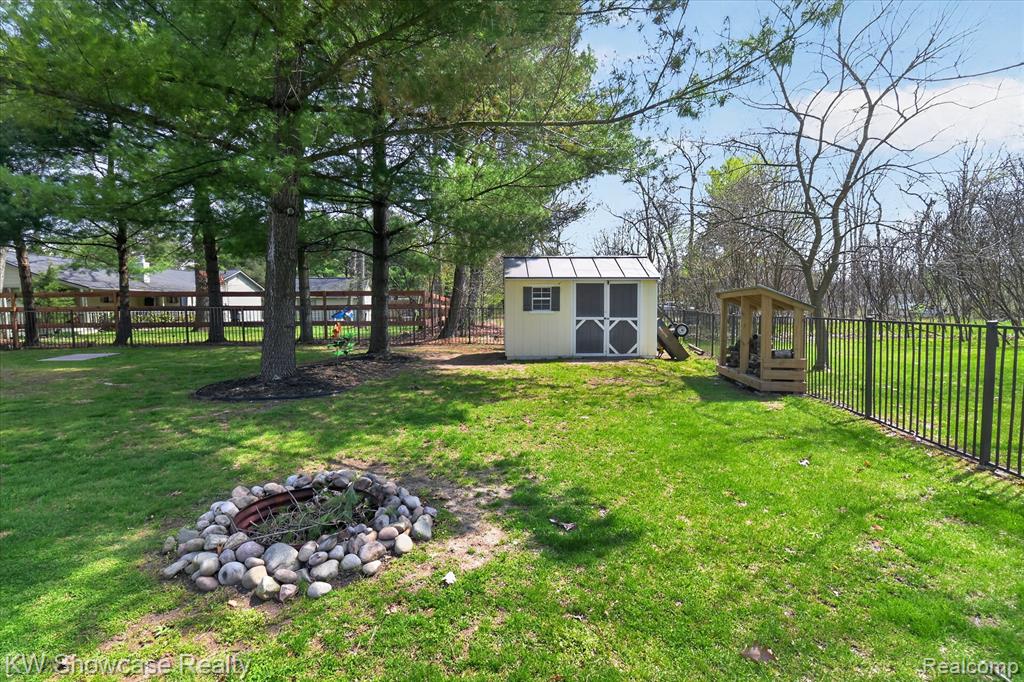 662 Tierney Avenue, Highland, MI 48356 — Photo 39