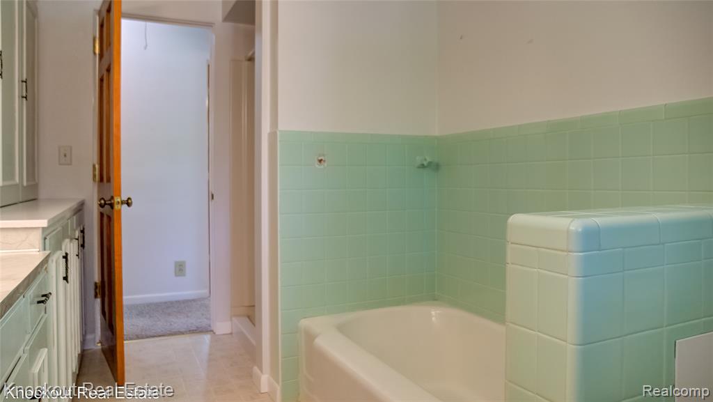 4465 Dirker Road, Saginaw, MI 48638 — Photo 36