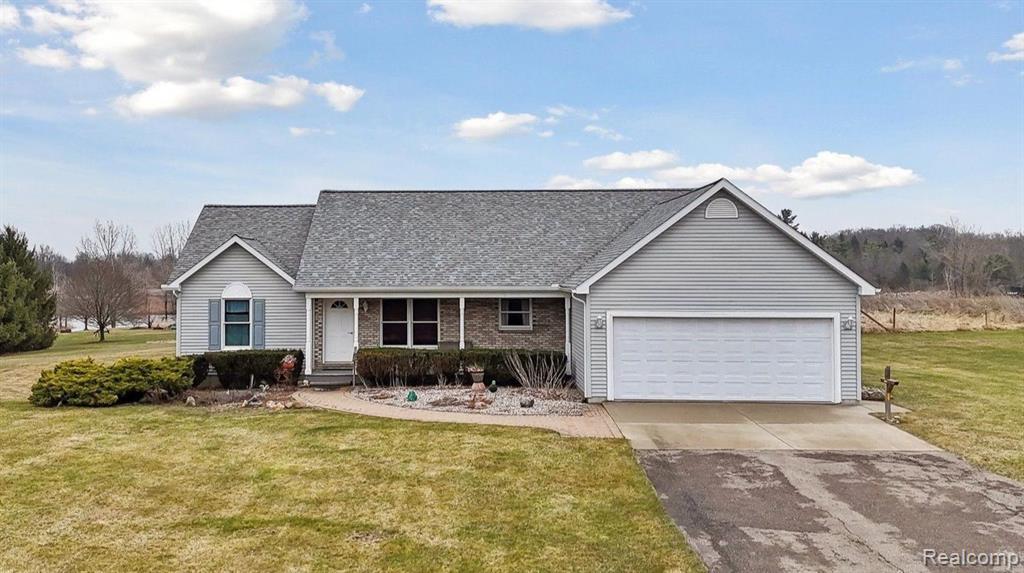 4332 LAKE PLEASANT Road, North Branch, MI 48461 — front exterior