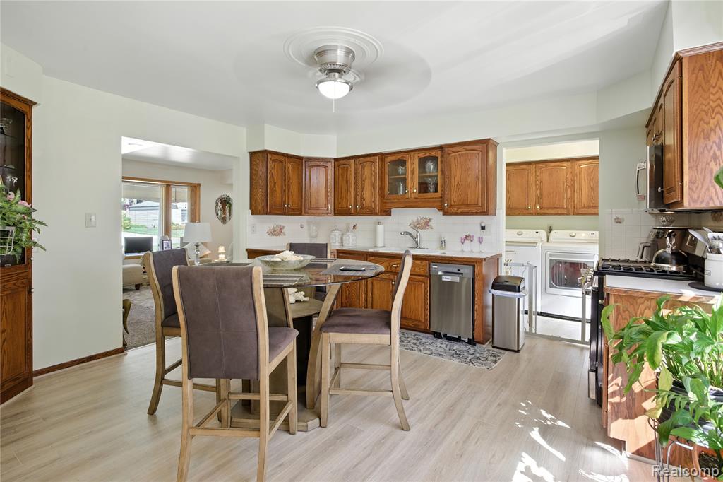 51088 Fairlane Drive, Shelby Twp, MI 48316 — Photo 15