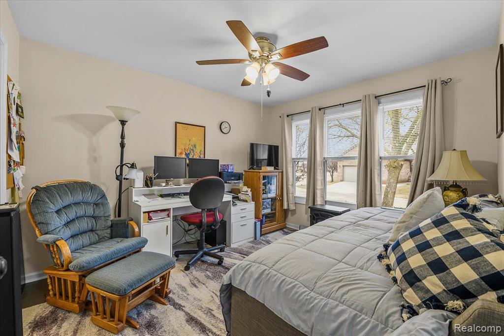 4462 Glenoaks Court, Warren, MI 48092 — Photo 13