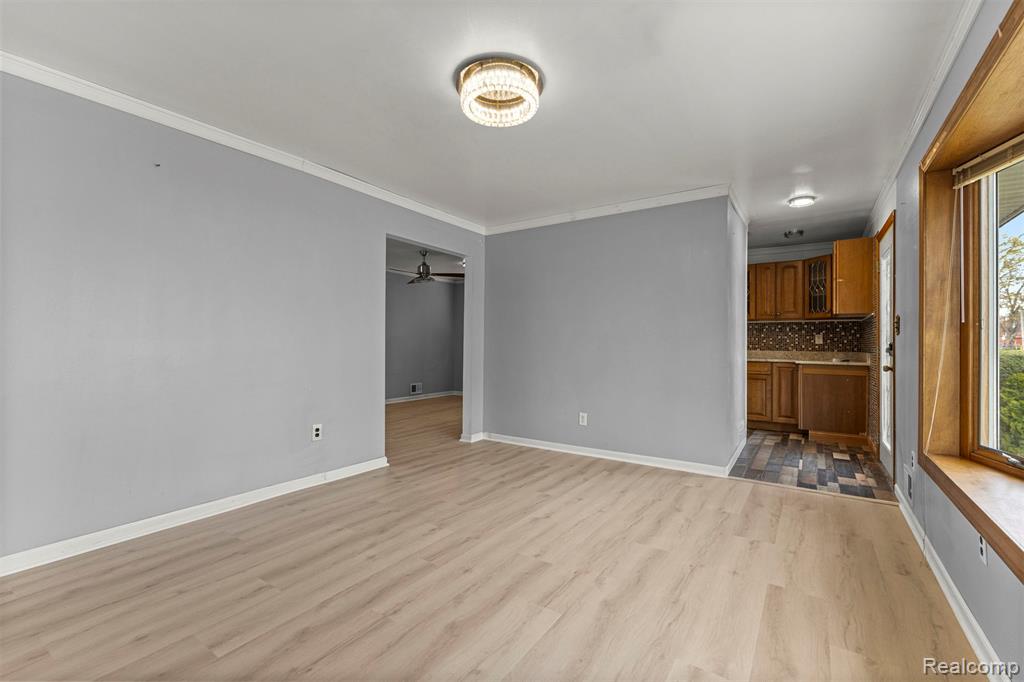 6151 Robindale Avenue, Dearborn Heights, MI 48127 — Photo 9