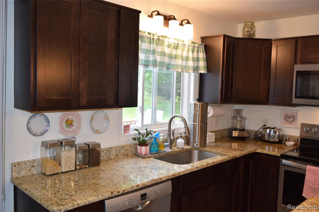 7448 Miller Road, Swartz Creek, MI 48473 — Photo 7