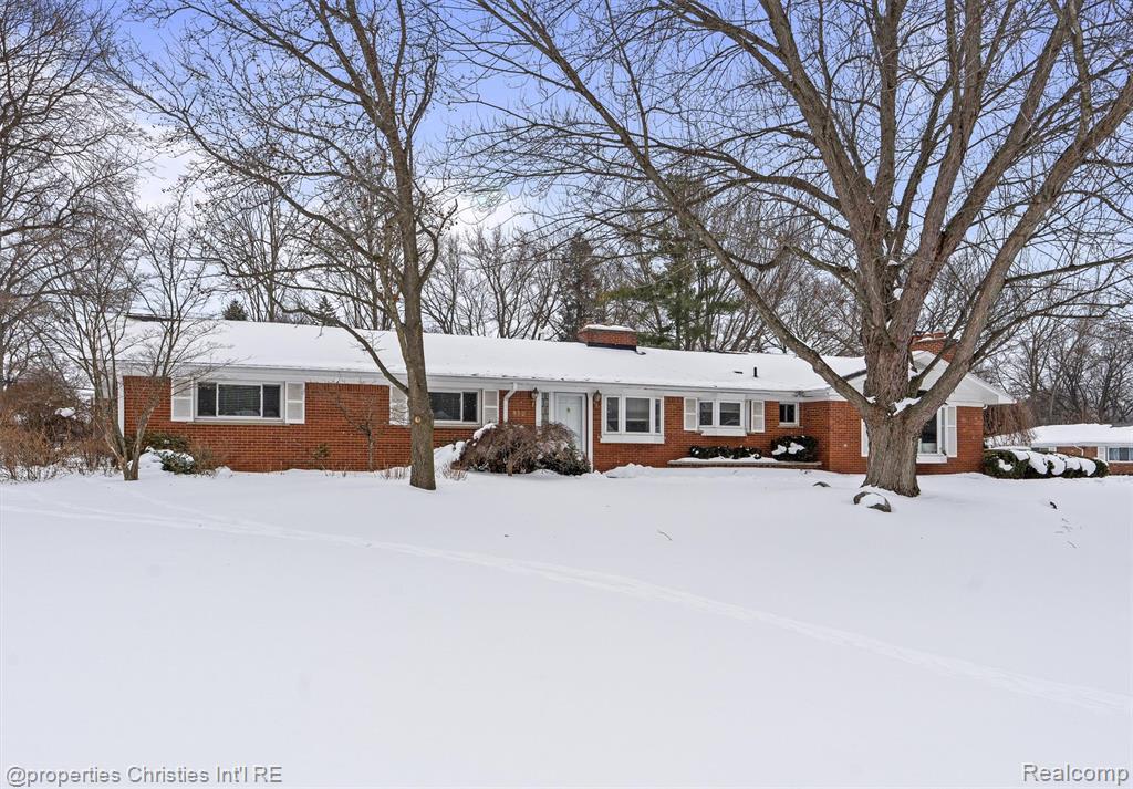 952 N Reading Road, Bloomfield Hills, MI 48304 — Photo 2