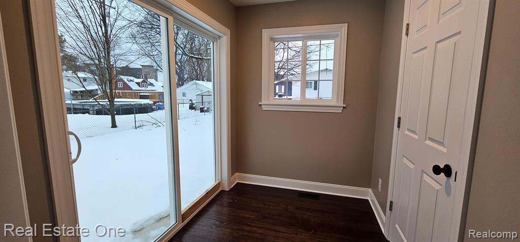 433 S MAIN Street, Milford, MI 48381 — Photo 15