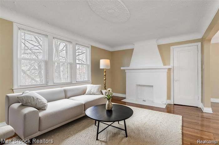 6127 GRAYTON Street, Detroit, MI 48224 — Photo 9
