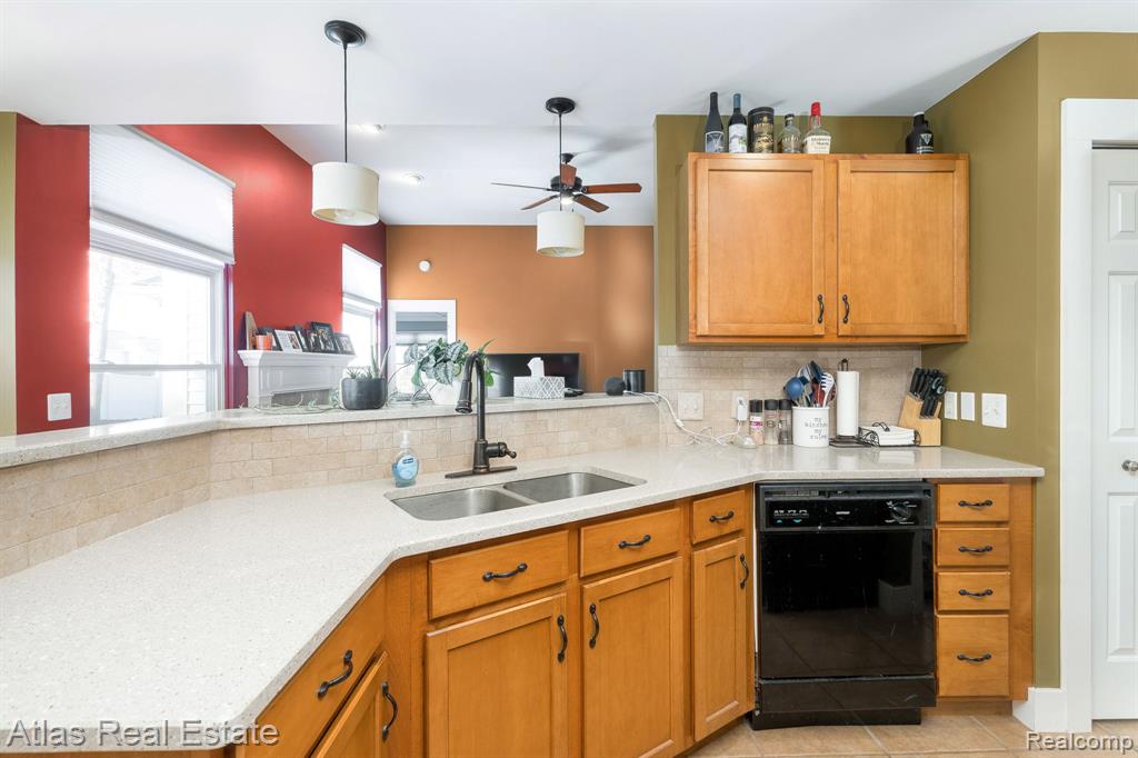 4400 Pebble Creek Boulevard, Burton, MI 48439 — Photo 22
