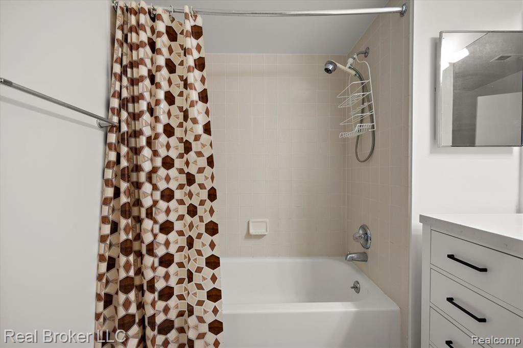 36952 Ridgedale Court, Farmington, MI 48331 — Photo 31