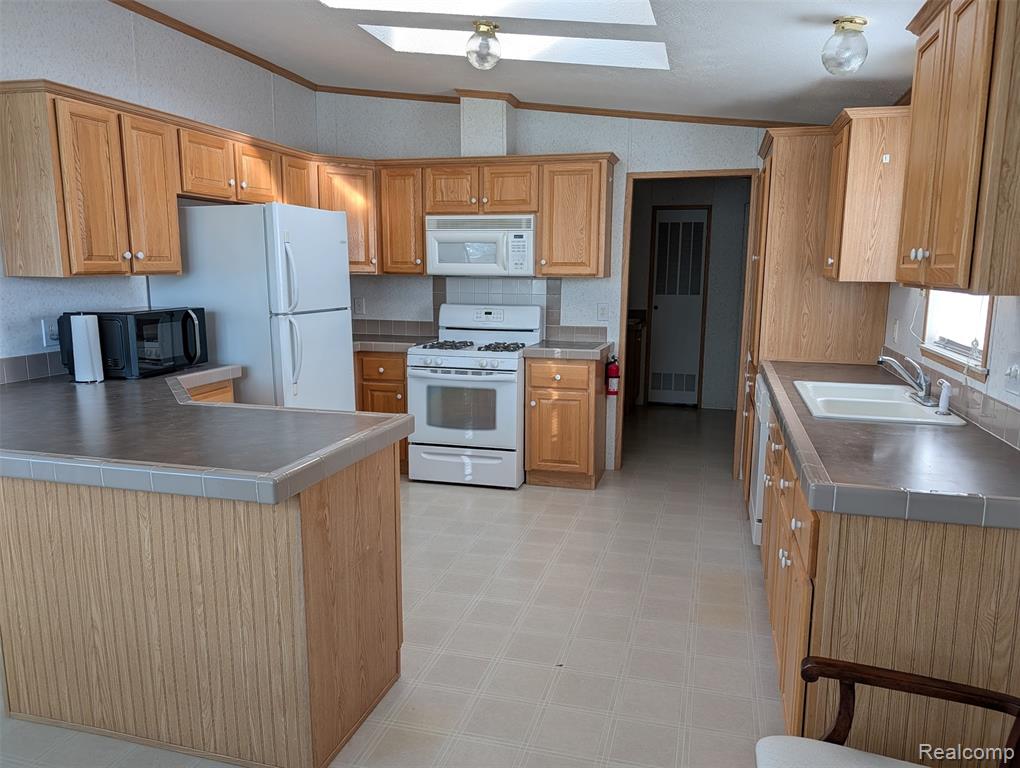 38083 Orleans, Clinton Twp, MI 48038 — Photo 3