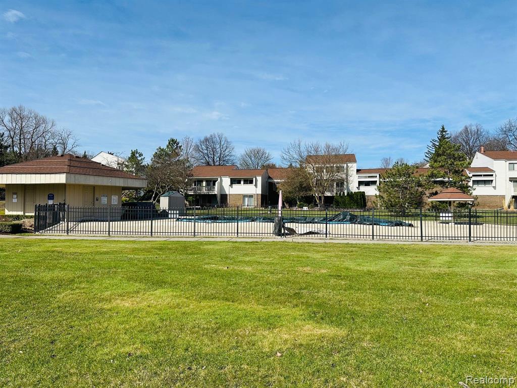 5313 SIMPSON LAKE Road, West Bloomfield, MI 48323 — Photo 16