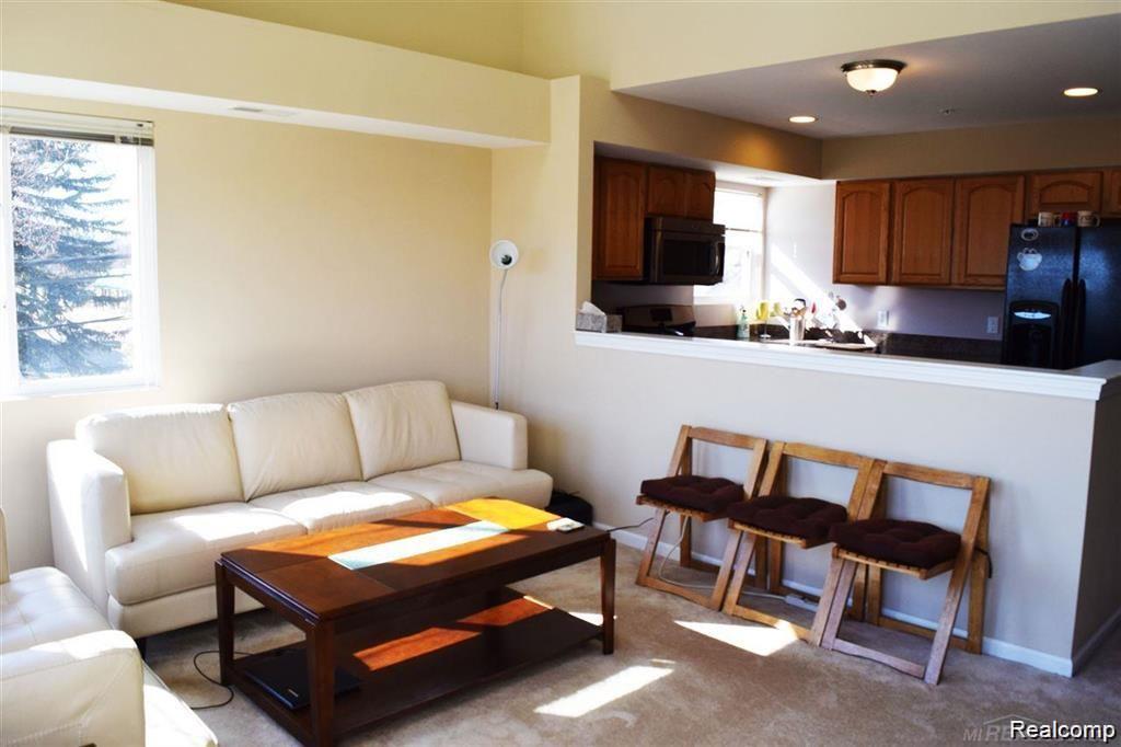 1077 Foxboro, Troy, MI 48083 — Photo 3