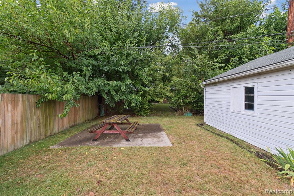 7868 Robinson Avenue, Allen Park, MI 48101 — Photo 34