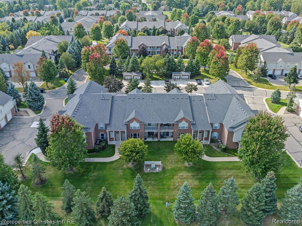 8201 CHESAPEAKE Circle, Walled Lake, MI 48390 — Photo 24