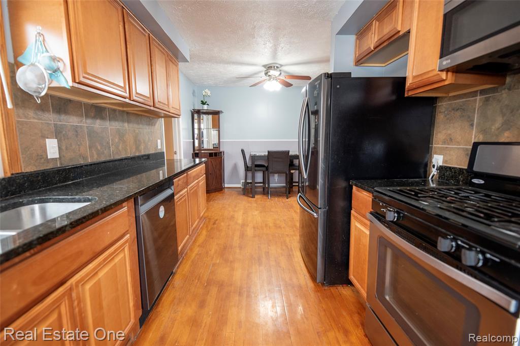 4605 Rosewold Avenue, Royal Oak, MI 48073 — Photo 10