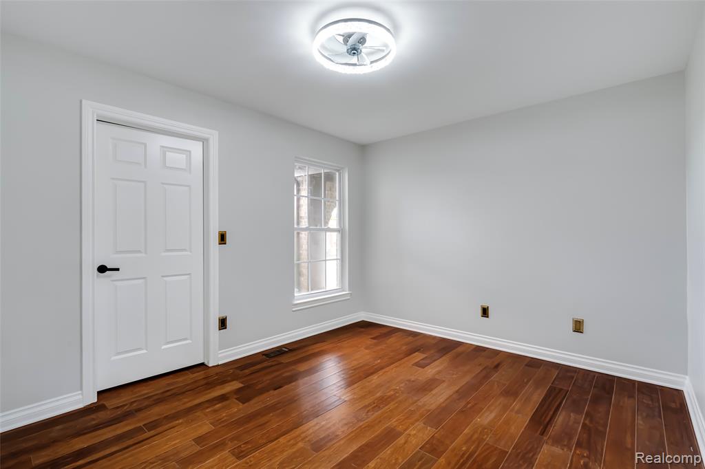 6330 Sadie Lane, Belleville, MI 48111 — Photo 52