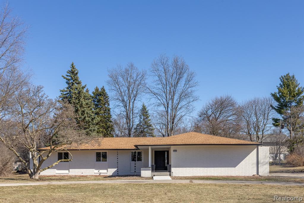 1661 Winthrop Road, Bloomfield Hills, MI 48302 — Photo 2