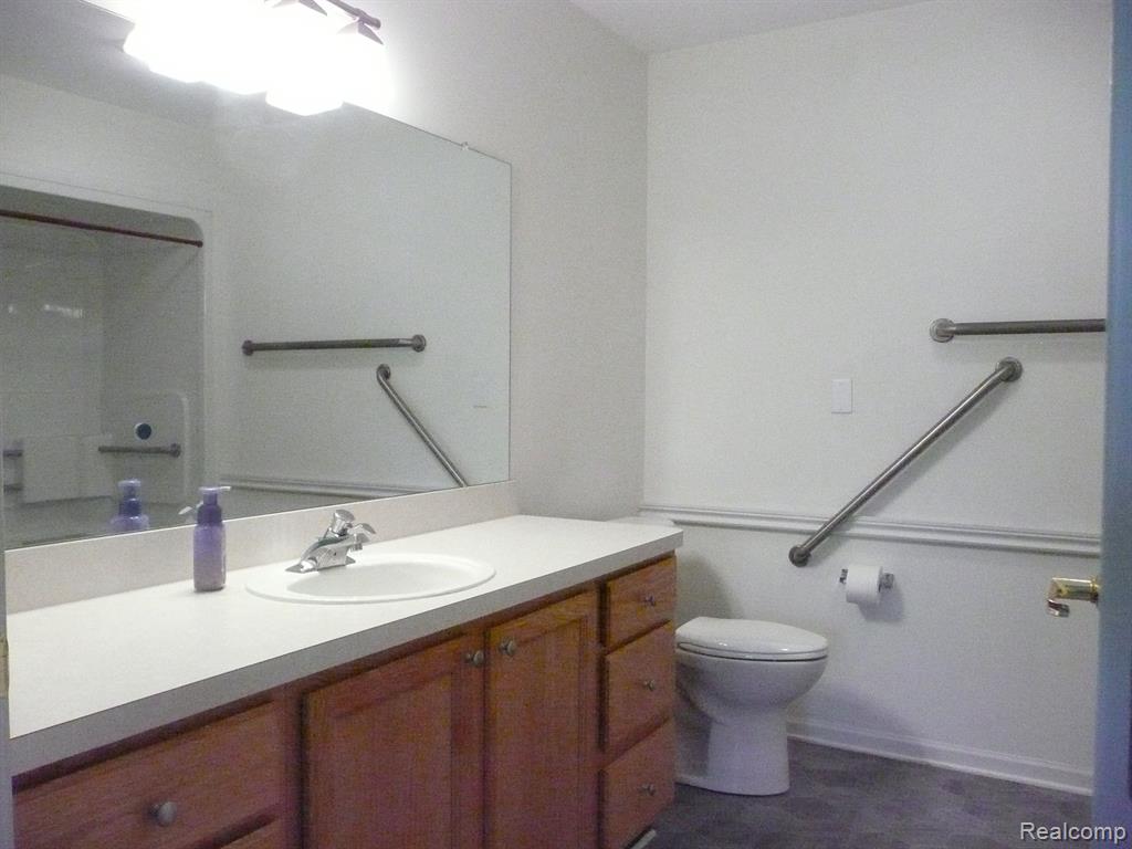 21372 MULBERRY Court, Farmington Hills, MI 48336 — Photo 17