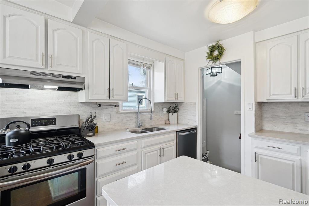 4034 CUMMINGS Avenue, Berkley, MI 48072 — Photo 11