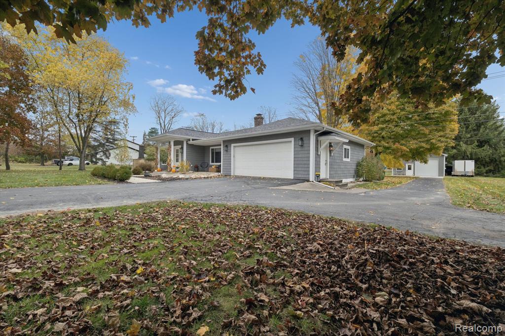 5100 Oak Hill Road, Clarkston, MI 48348 — Photo 4