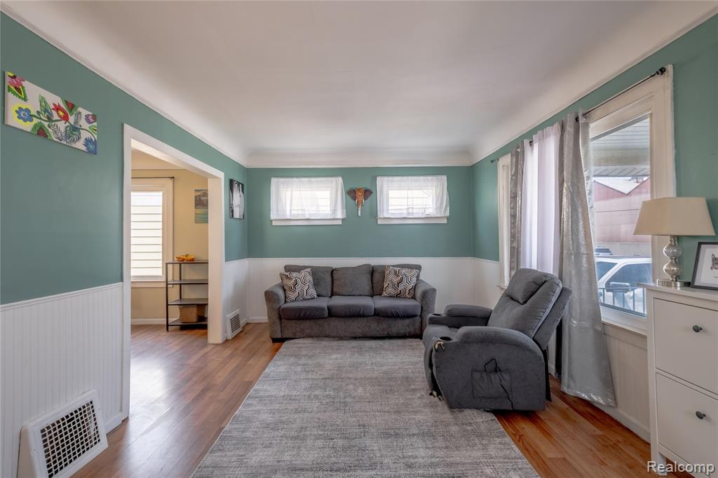 6533 Kingsley Street, Dearborn, MI 48126 — Photo 5
