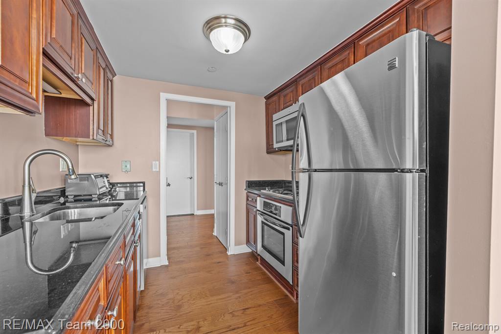 3320 Spinnaker Lane, 15F, Detroit, MI 48207 — Photo 11