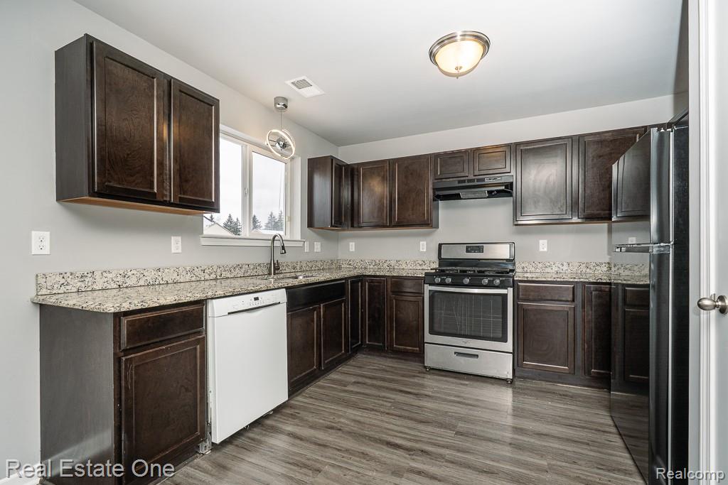 2249 Legacy Drive, Burton, MI 48519 — Photo 4