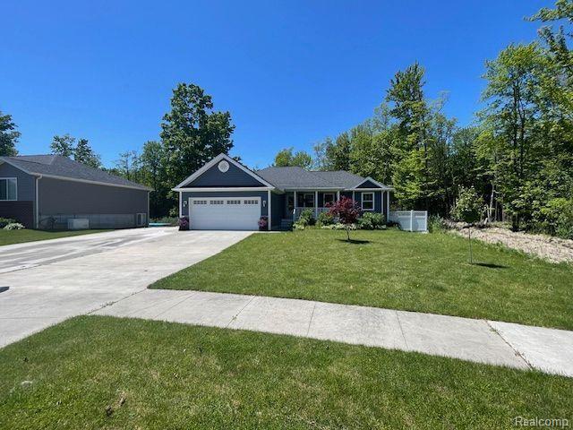 4247 JANICE Court, Fort Gratiot, MI 48059 — Photo 2