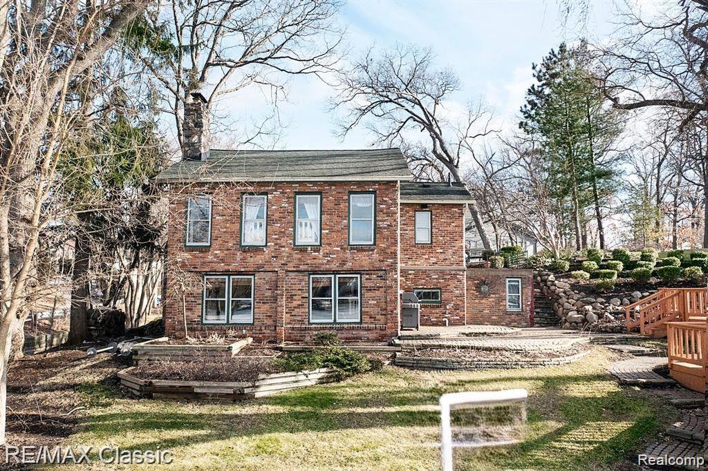 260 Oak Island Drive, Wolverine Lake, MI 48390 — Photo 3