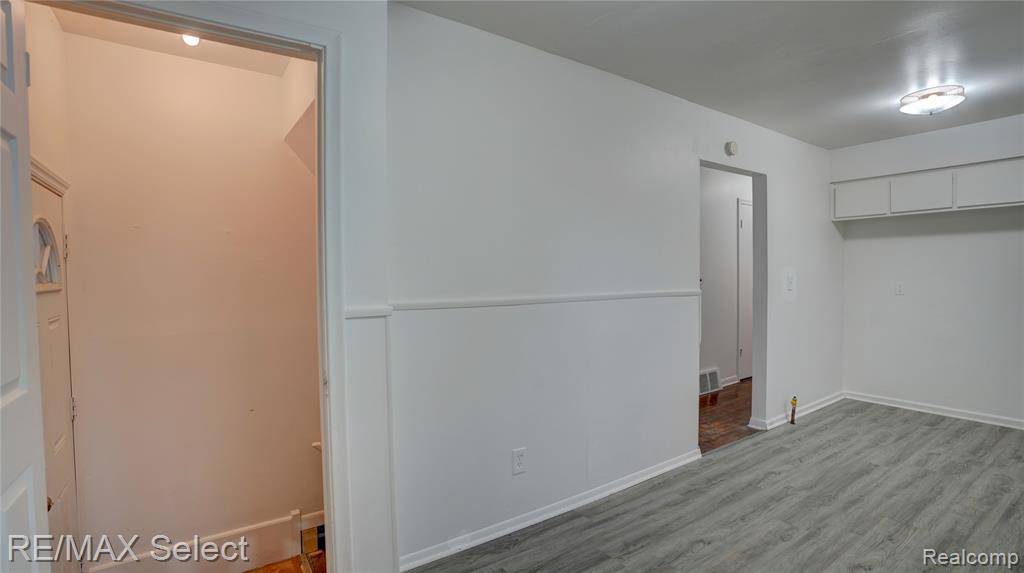 4808 Alpha Way, Flint, MI 48506 — Photo 8