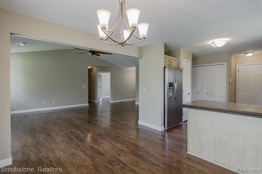 4289 Covey Lane, Grand Blanc, MI 48439 — Photo 17
