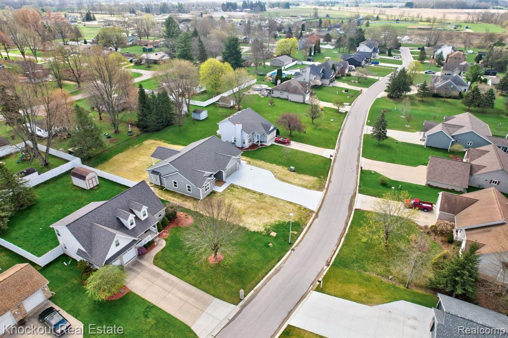 12095 Country Run Drive, Birch Run, MI 48415 — Photo 57