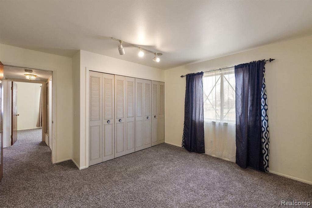 8270 CRESTVIEW Drive, C7, Sterling Heights, MI 48312 — Photo 11