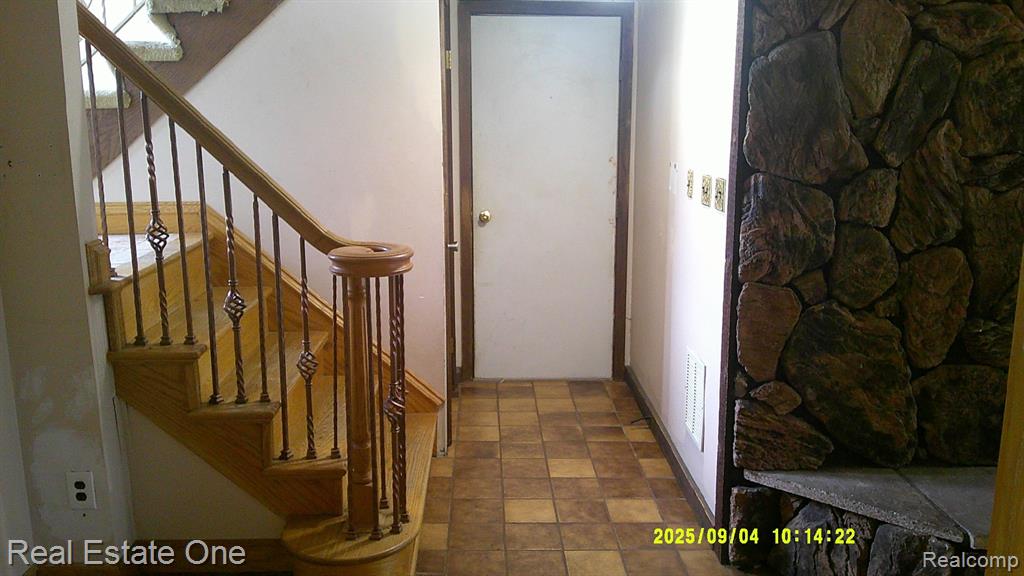 9531 W Outer Drive, Detroit, MI 48223 — Photo 4