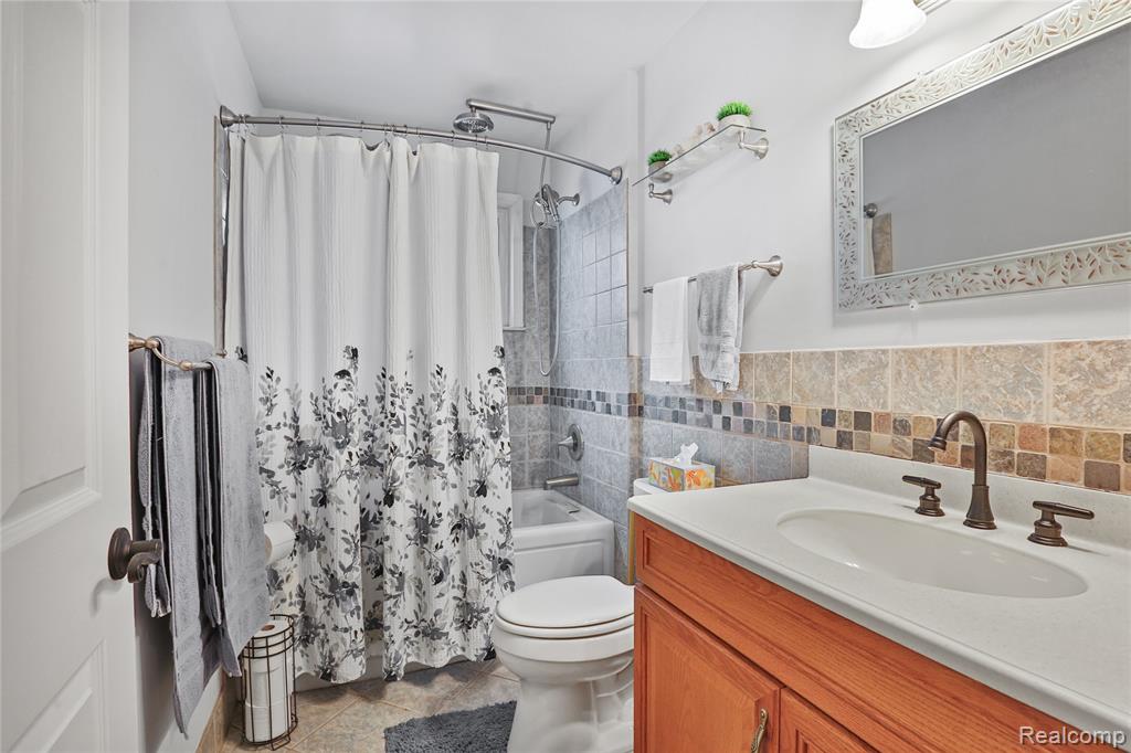 7140 Luana Avenue, Allen Park, MI 48101 — Photo 11