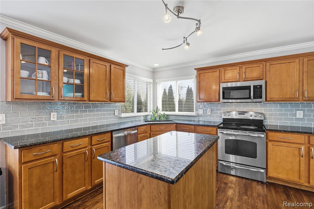7167 Colchester Lane, Ypsilanti, MI 48197 — Photo 12