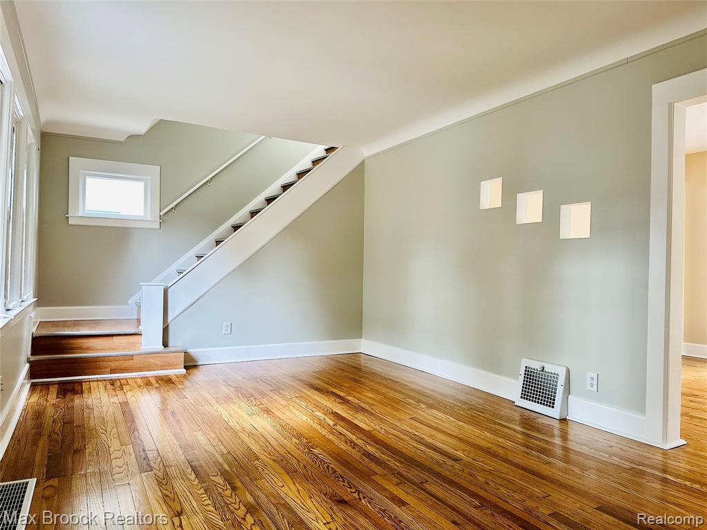531 Gardenia Avenue, Royal Oak, MI 48067 — Photo 3