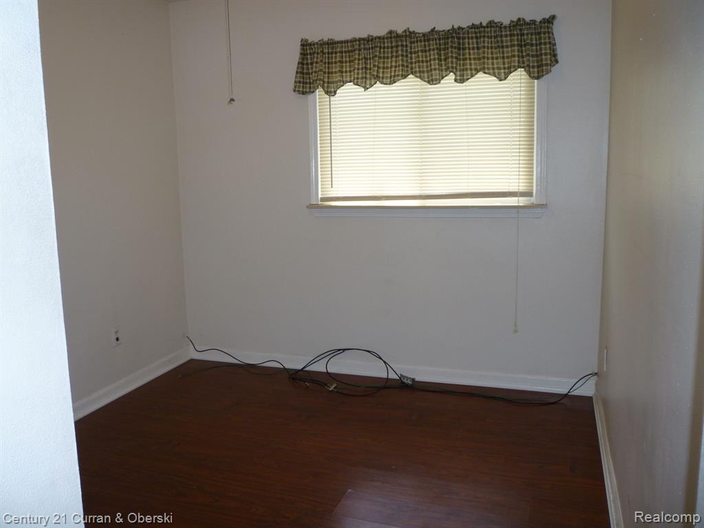 3986 WESTPOINT Street, Dearborn Heights, MI 48125 — Photo 9