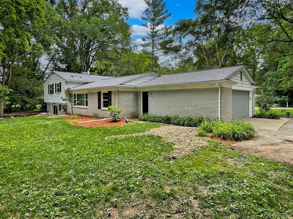 5753 Thorny Ash Road, Rochester, MI 48306 — Photo 35