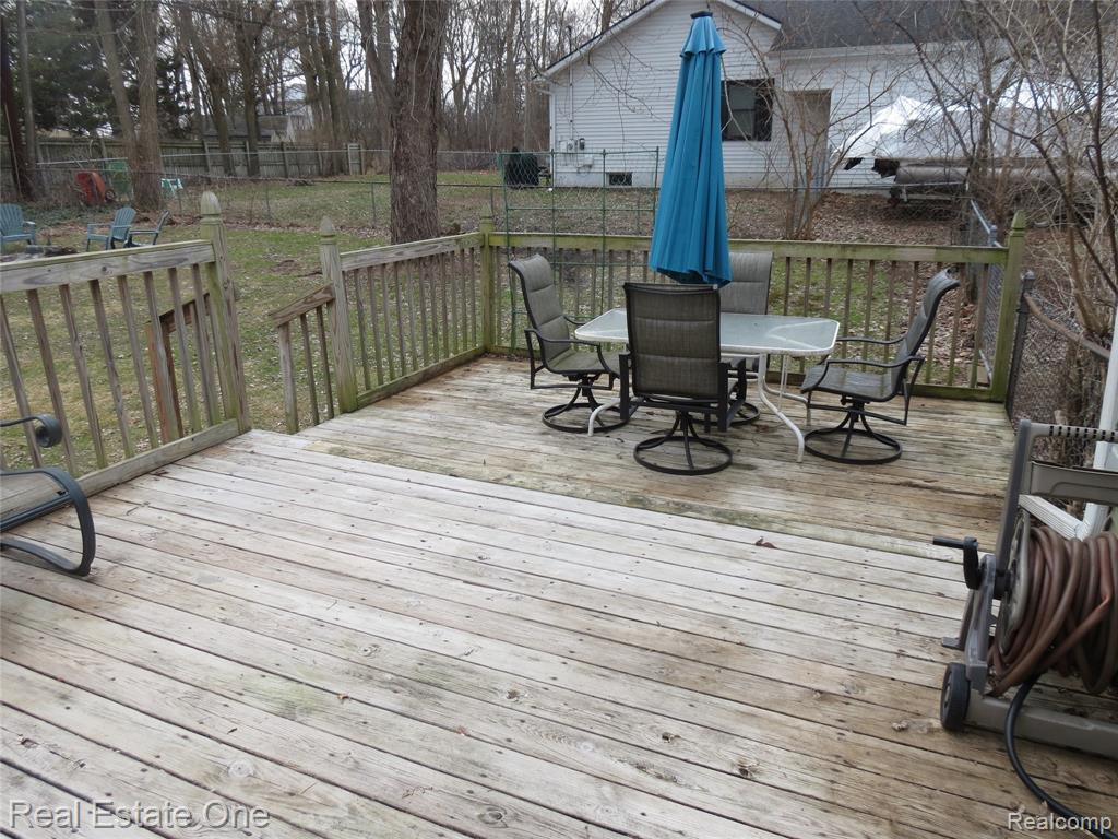 1648 Lombardy, Highland, MI 48356 — Photo 23