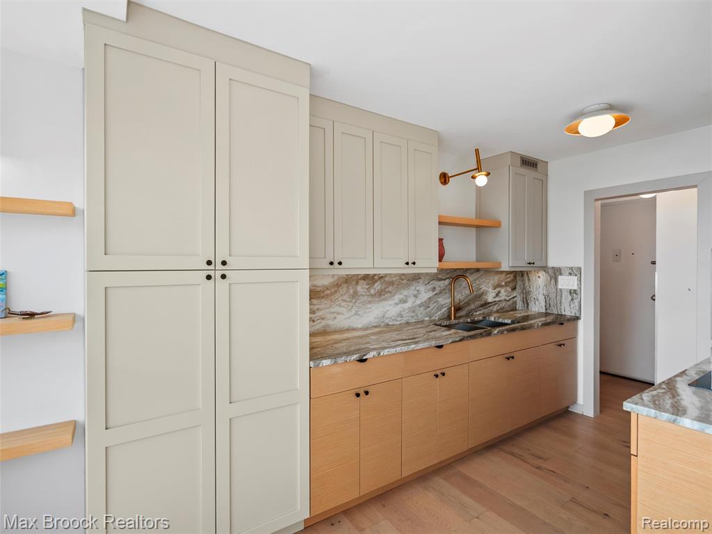 8900 E Jefferson Avenue Avenue, 620, Detroit, MI 48214 — Photo 34