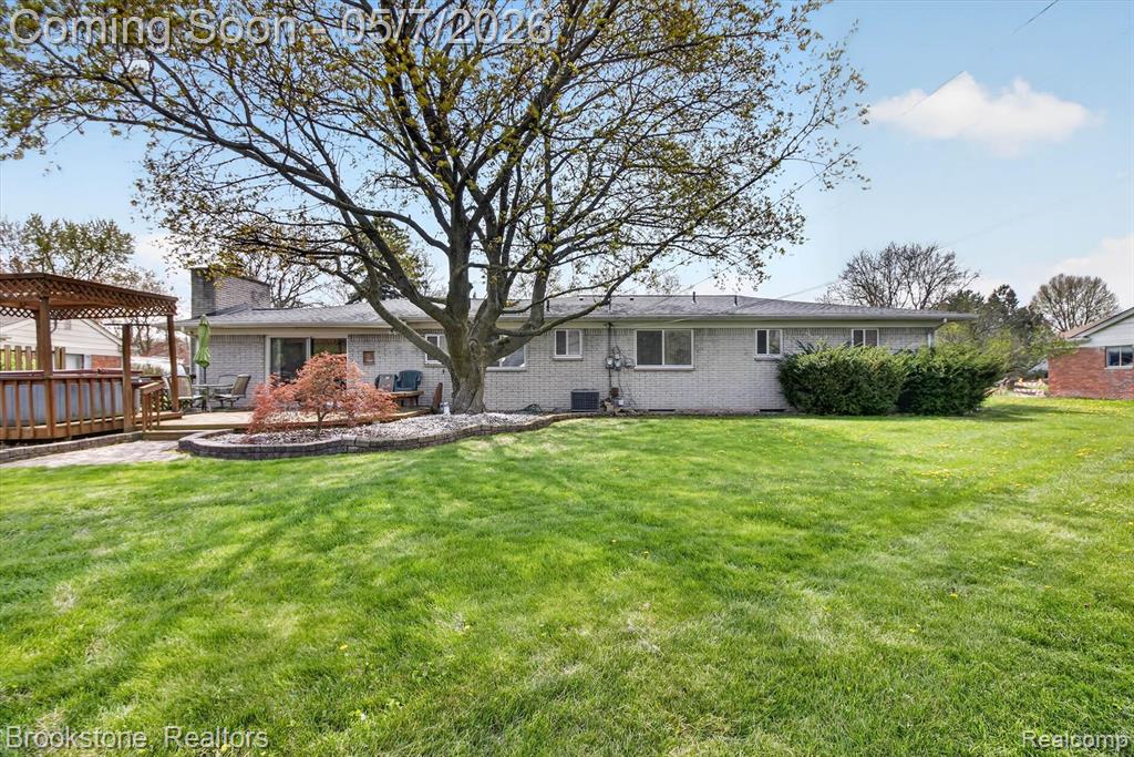 2732 Lacota Road, Waterford, MI 48328 — Photo 39