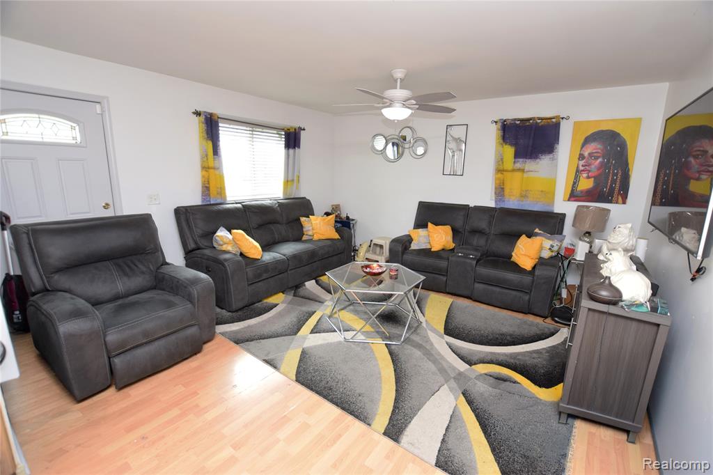 4301 Pengelly Road, Flint, MI 48507 — Photo 4