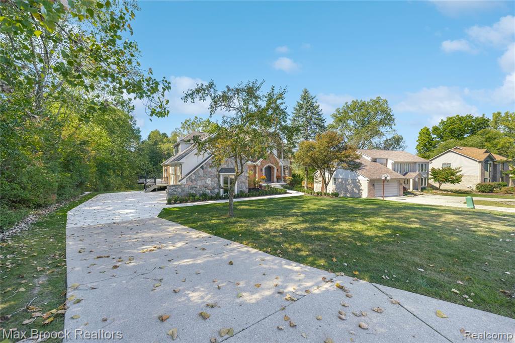 7219 Oakwood Drive, West Bloomfield, MI — Photo 81