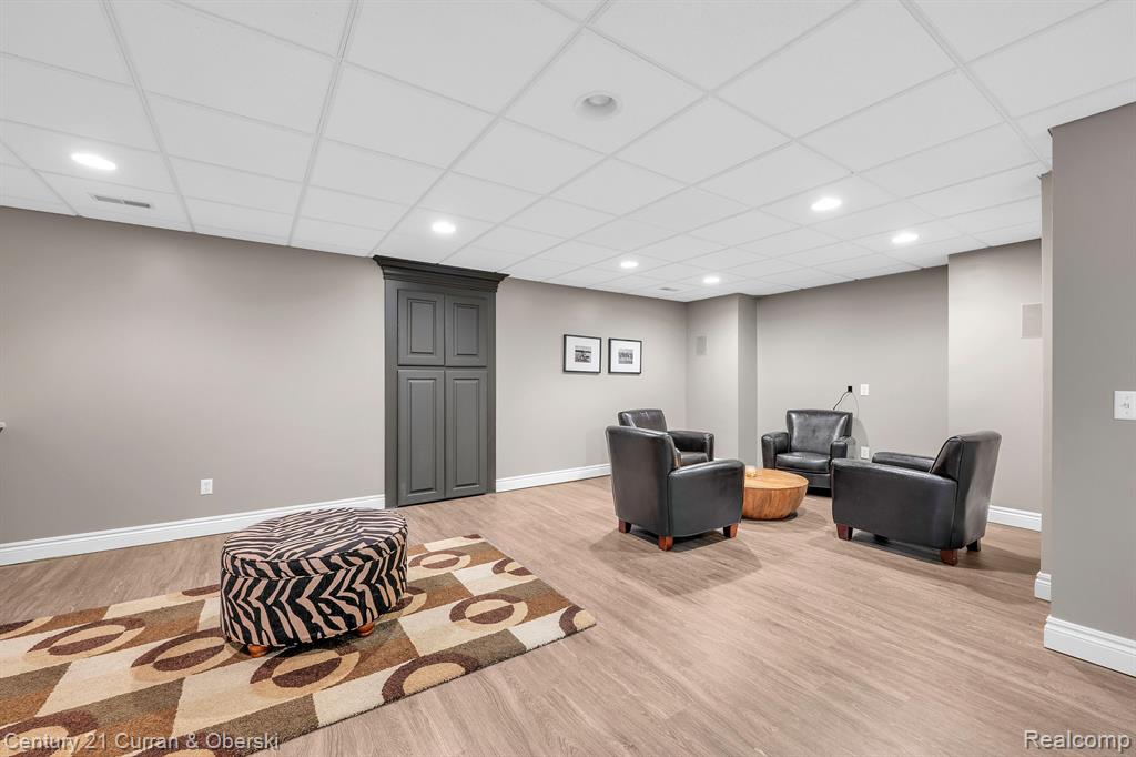 17944 RIDGEVIEW Drive, Northville, MI 48168 — Photo 31