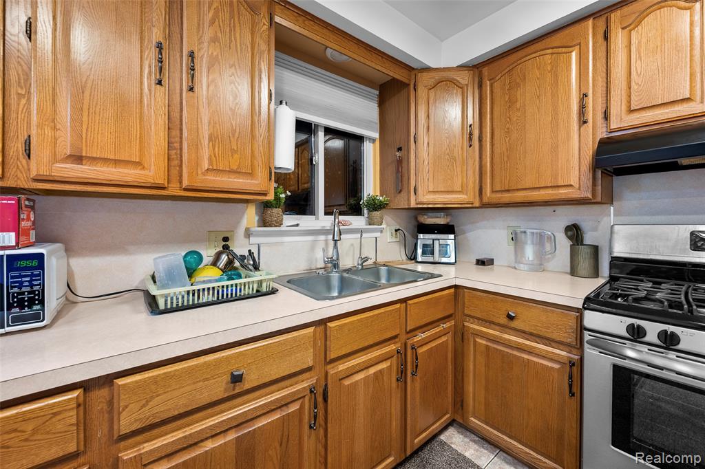 5634 N Lafayette Street, Dearborn Heights, MI 48127 — Photo 16