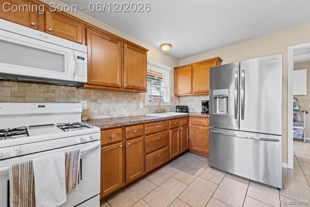 18525 Hinton Street, Riverview, MI 48193 — Photo 6