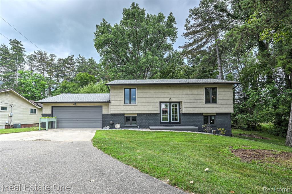 3956 S Sashabaw Road, Clarkston, MI 48348 — Photo 16